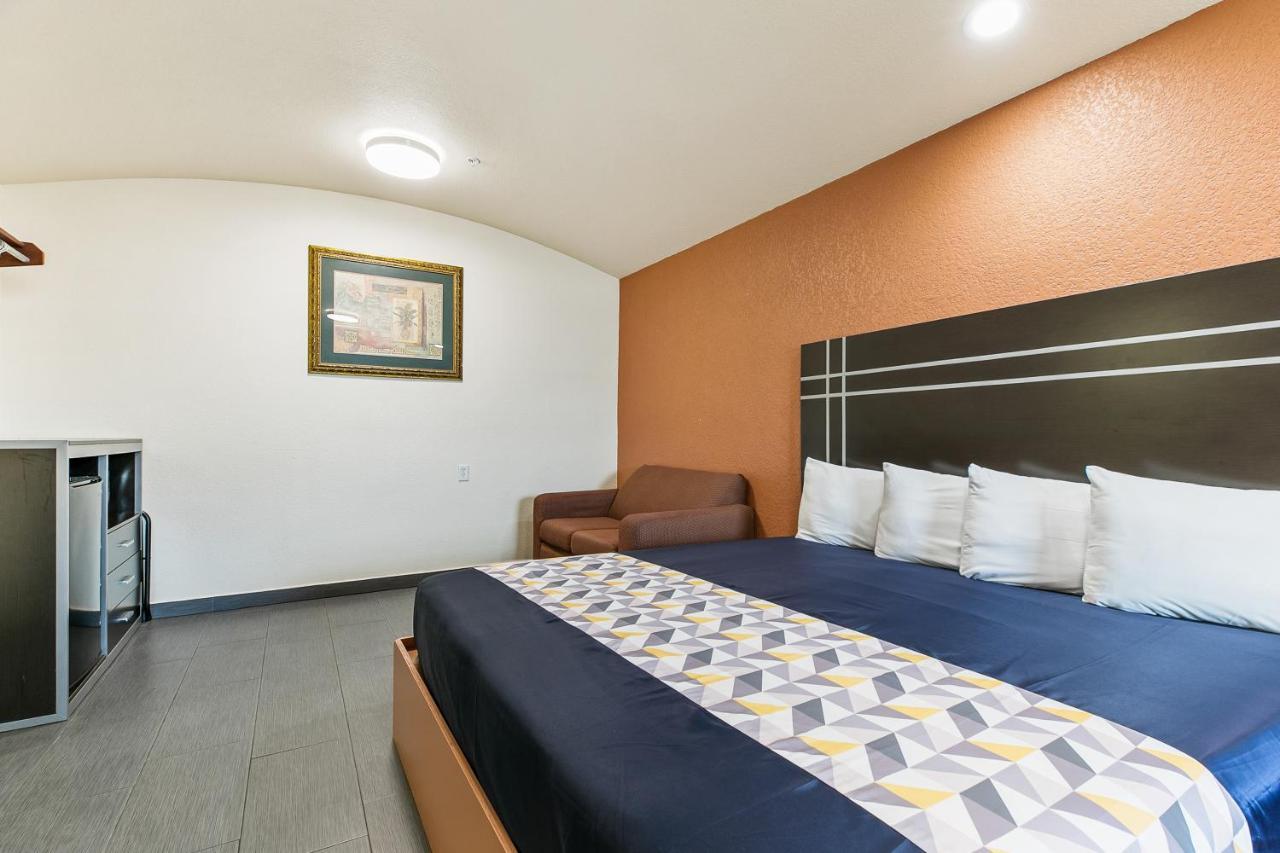סאות' פאדרה איילנד Lighthouse Inn מראה חיצוני תמונה